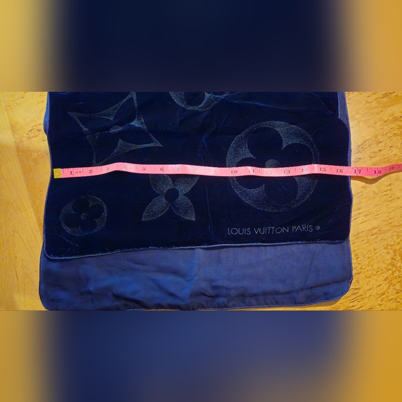 Louis Vuitton unisex silk and velvet scarf - Picture 7 of 11
